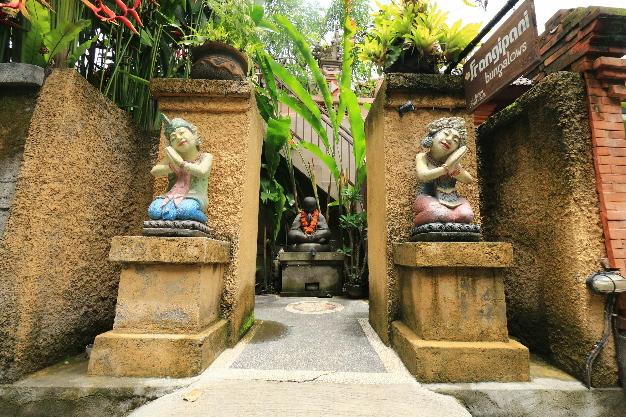 אובוד Frangipani Bungalow מראה חיצוני תמונה